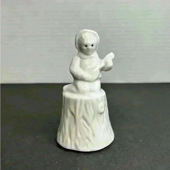 Vintage White Porcelain Taiwan Folk Art‎ Banjo Boy on a Tree Stump Bell - Picture 1 of 8